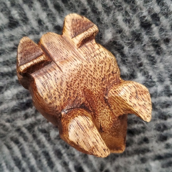 Hand Carved Wooden Brown Croaking Frog Guiro Musical Percussion Toy Figu… - Picture 6 of 6